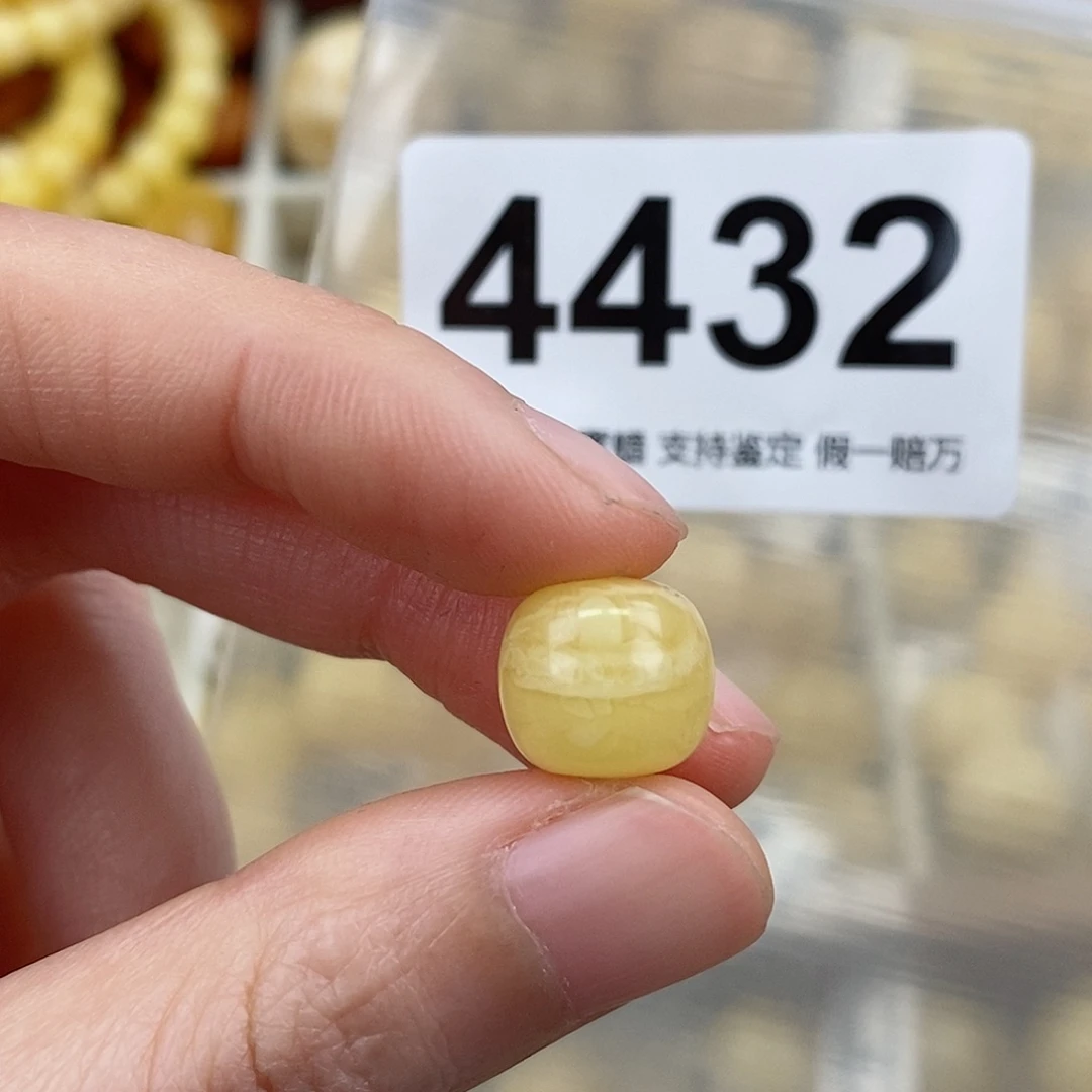 蜜蜡未镶嵌珠宝奇石11.8