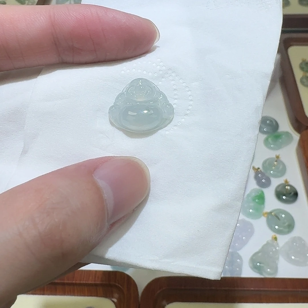 翡翠未镶嵌颈饰冰佛公