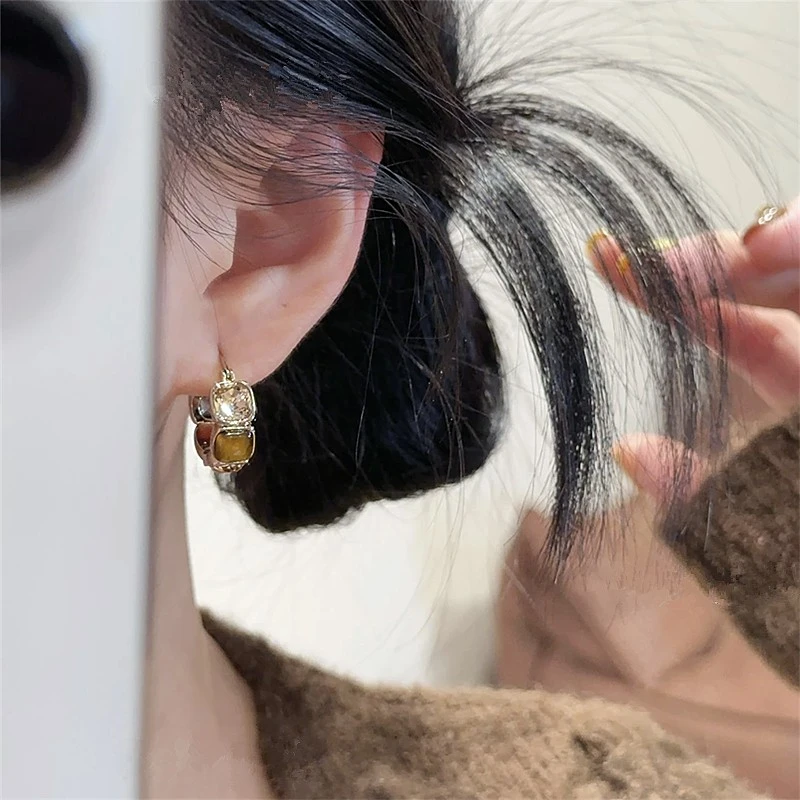 铜合金耳饰  秋冬美拉德几何虎眼石耳扣女复古轻奢高级感耳环耳饰