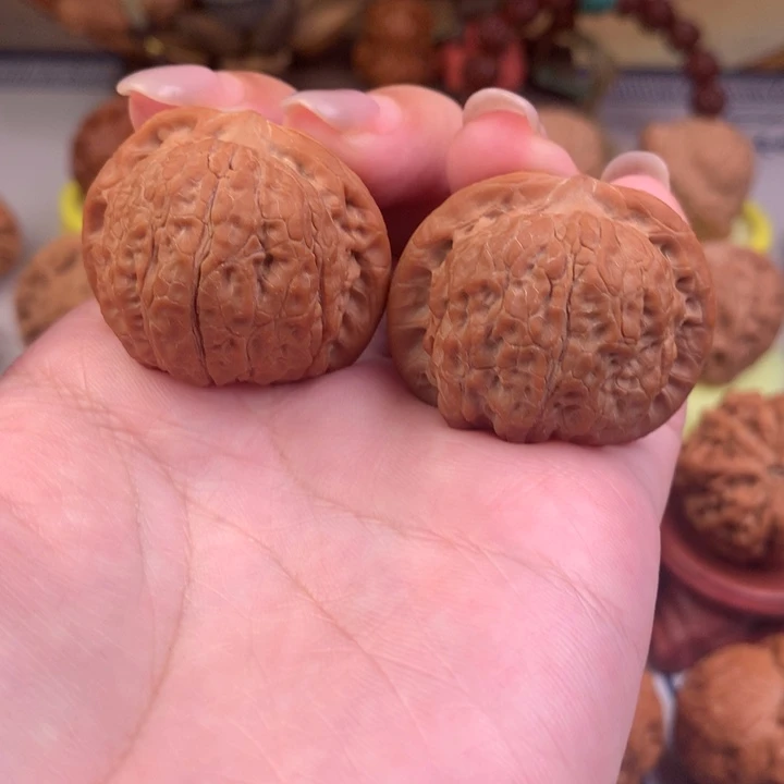 *****吊坠文玩核桃血麒麟36尺