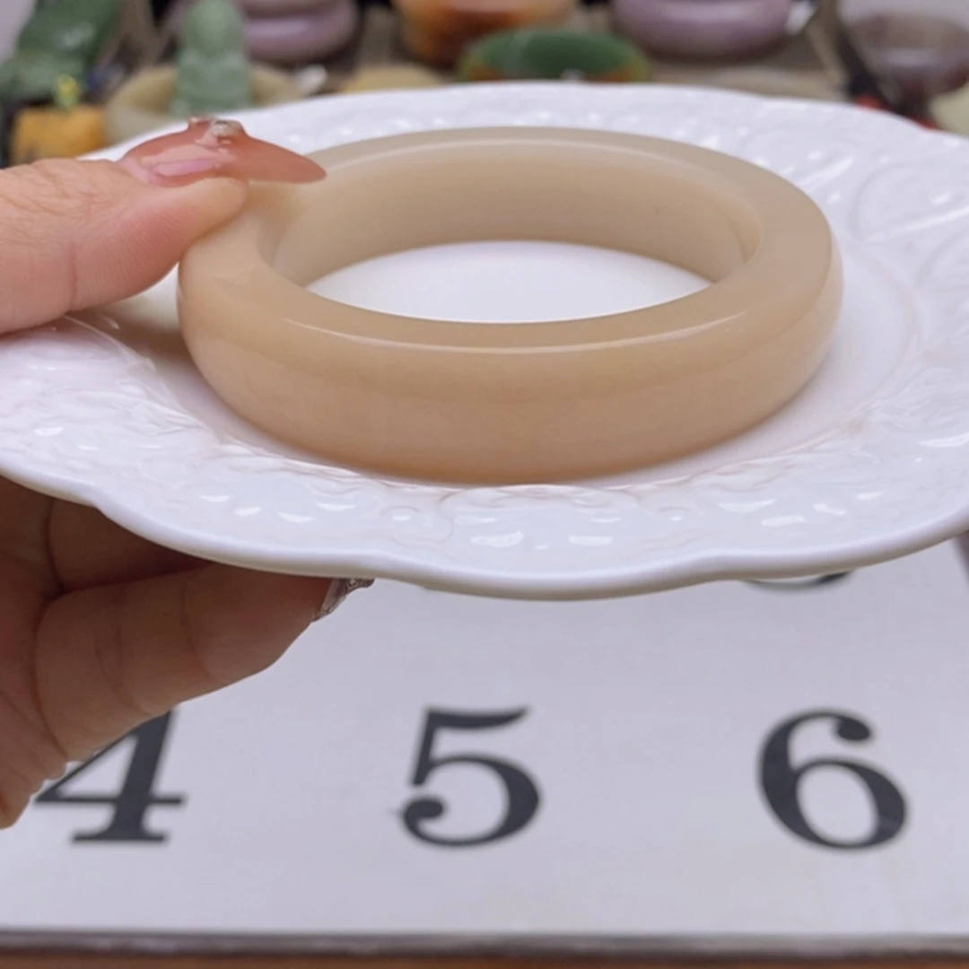 【闪购商品】石英质玉手镯未镶嵌