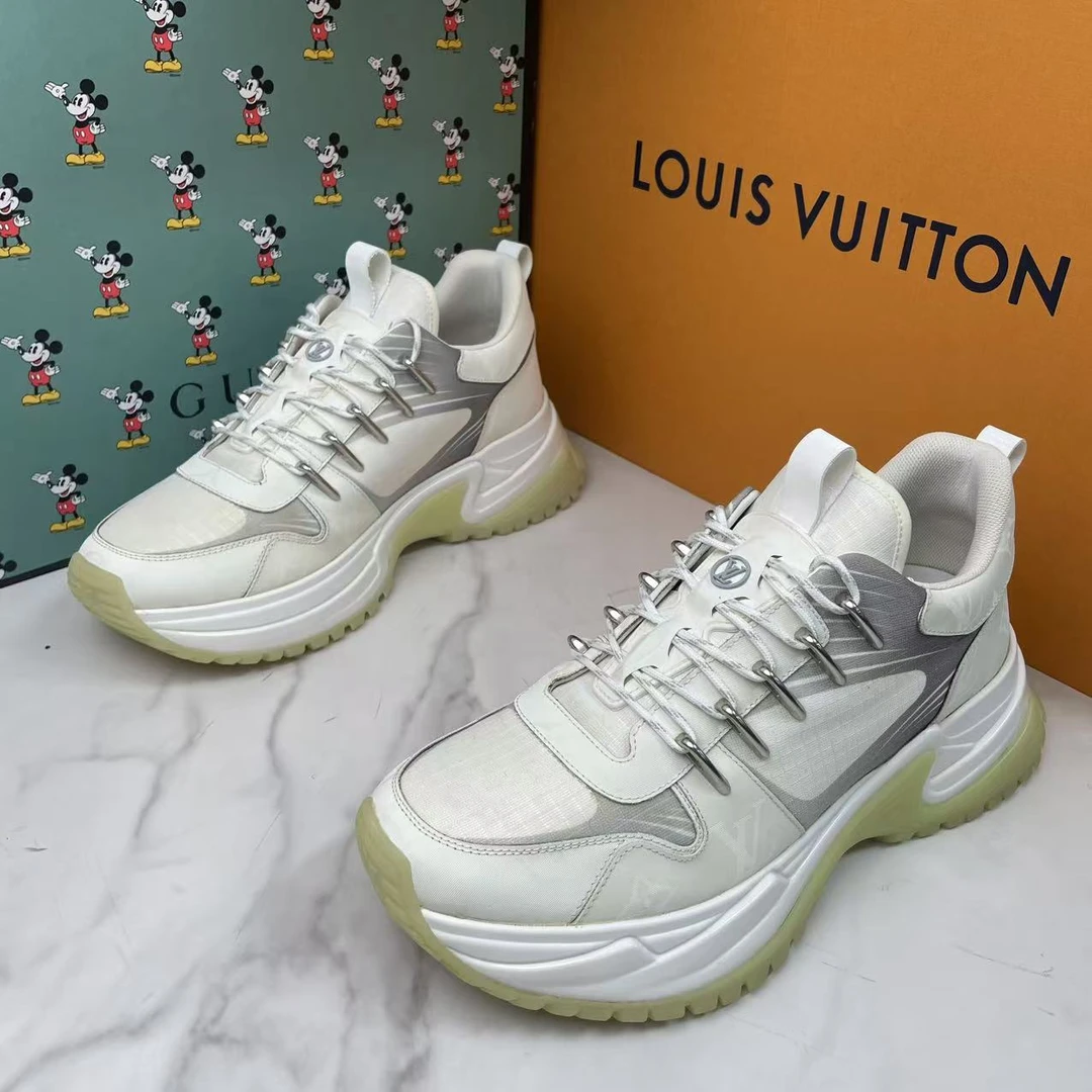 99新 LouisVuitton/路易威登 白色老花满印帆布潮流老爹鞋/40.5码