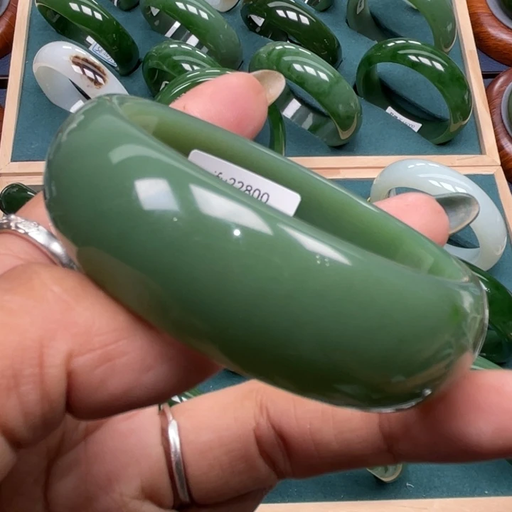 未镶嵌手镯和田玉（碧玉）