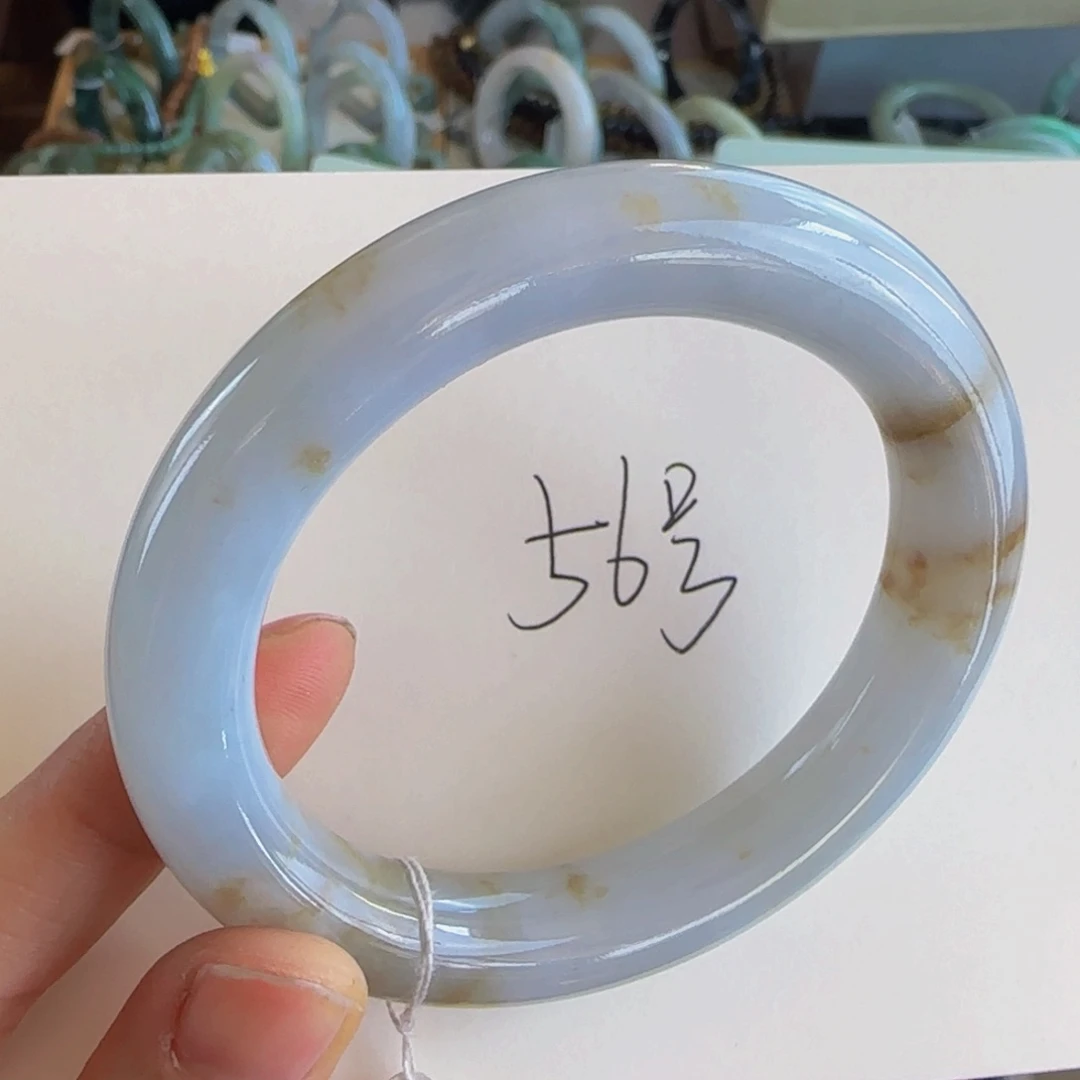 翡翠手镯未镶嵌老坑56圈