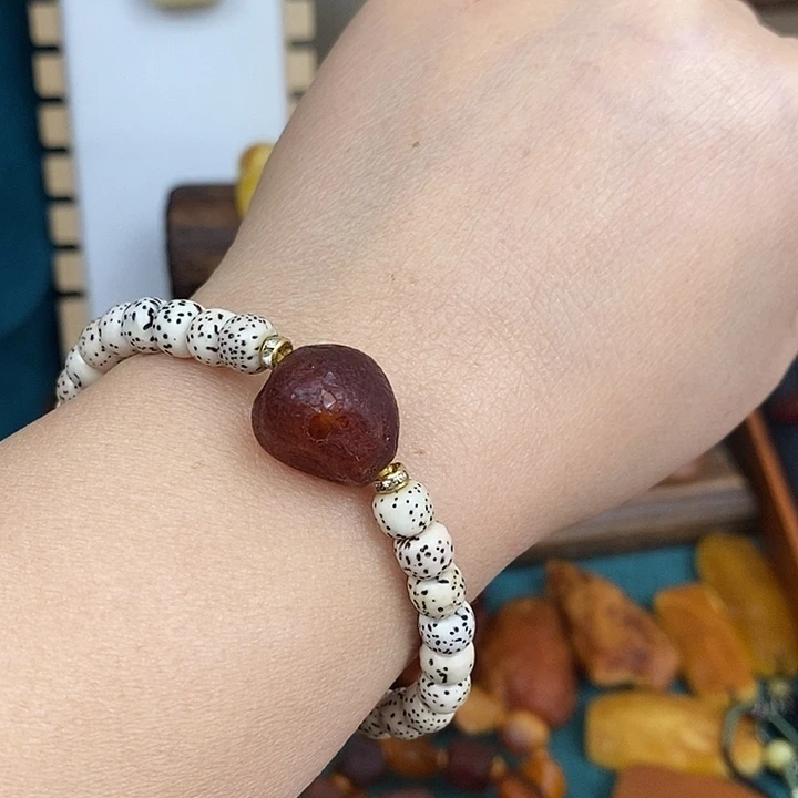 蜜蜡未镶嵌颈饰手串