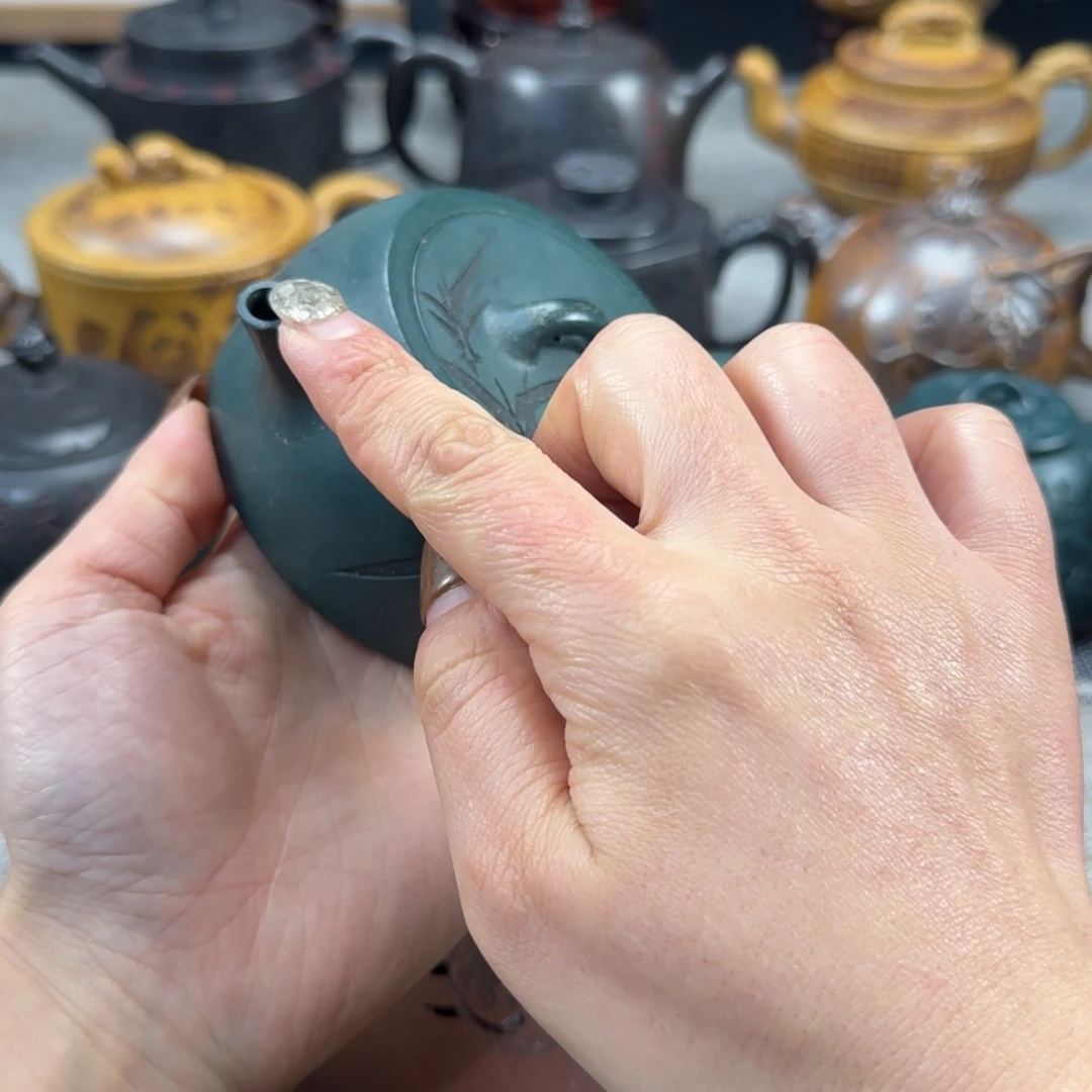 茶壶紫砂紫砂紫色紫砂