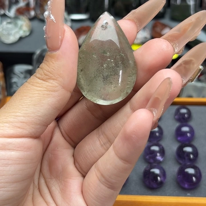 未镶嵌吊坠(赠链)水晶