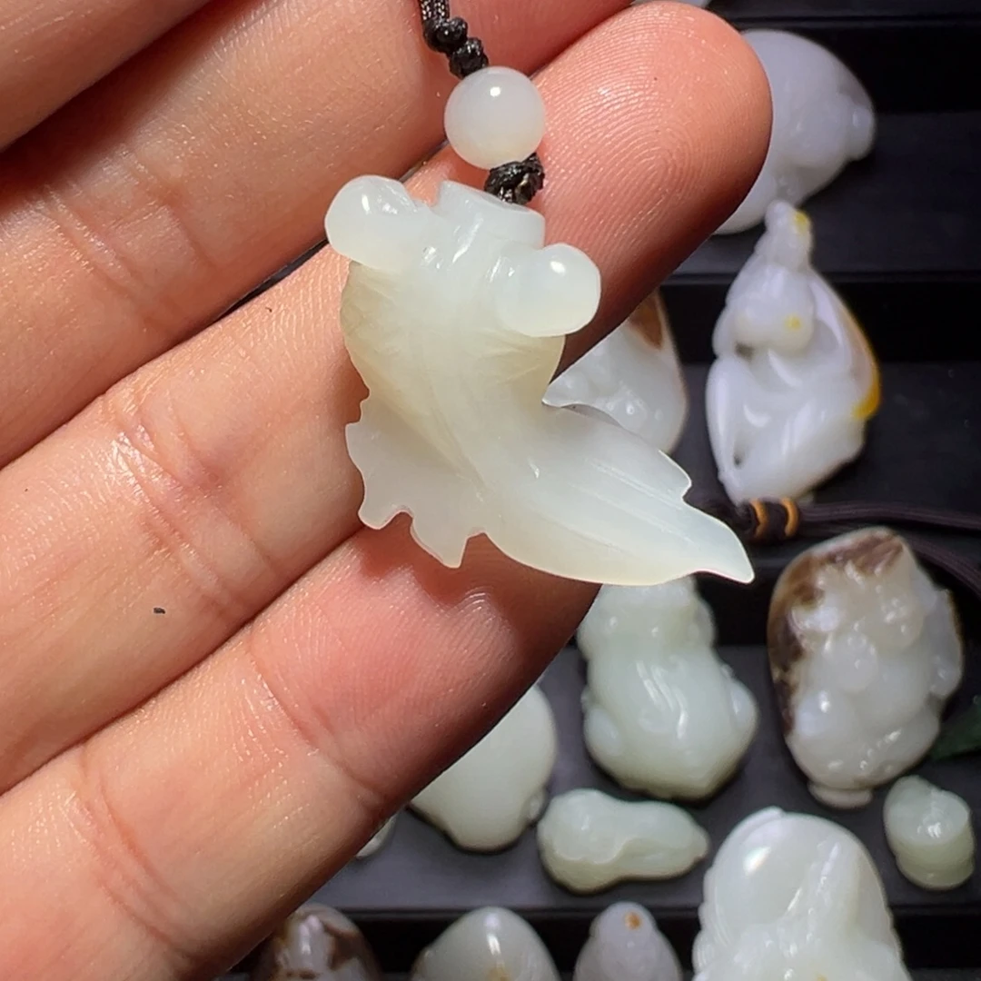 和田玉未镶嵌挂件