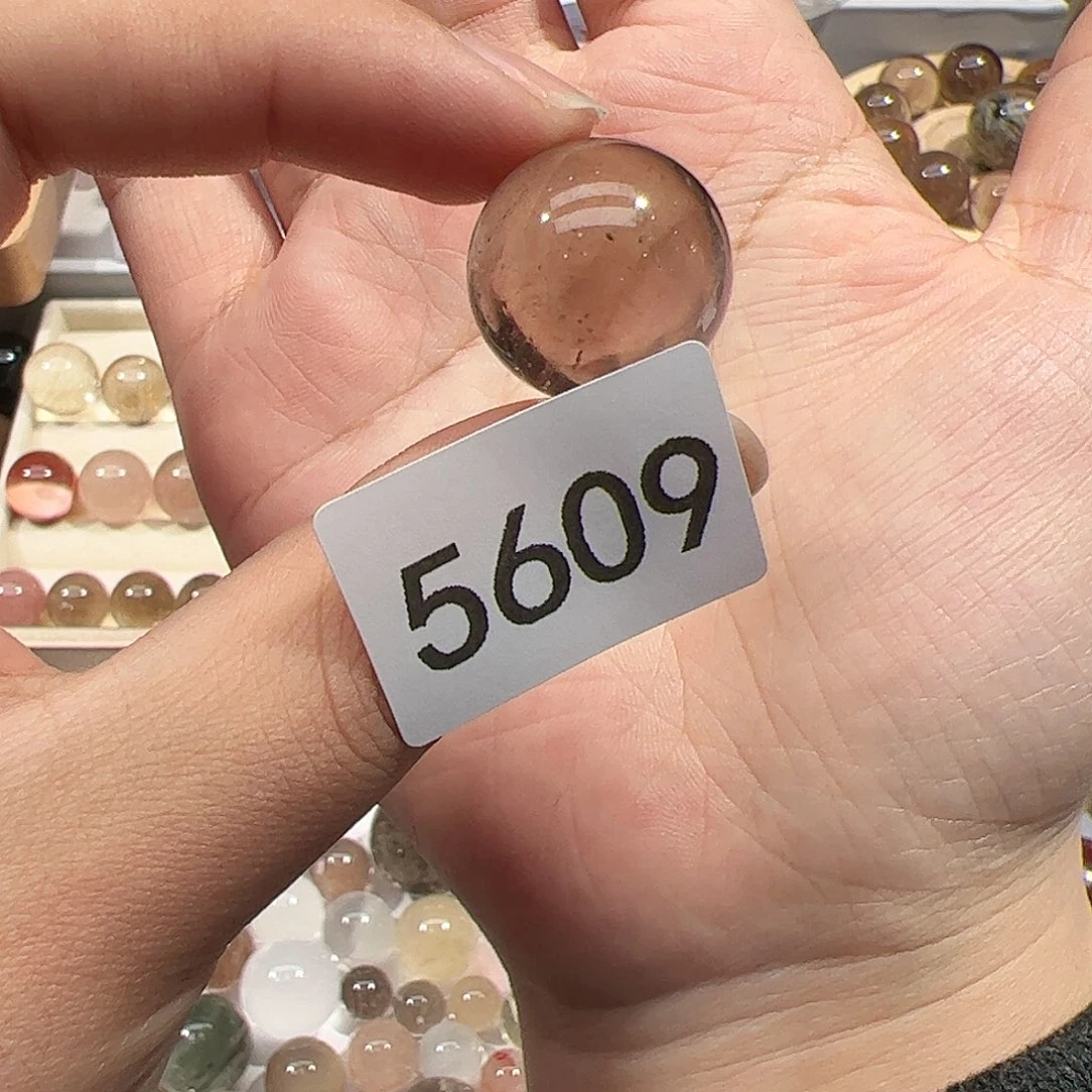 未镶嵌水晶大型摆件（非配饰）