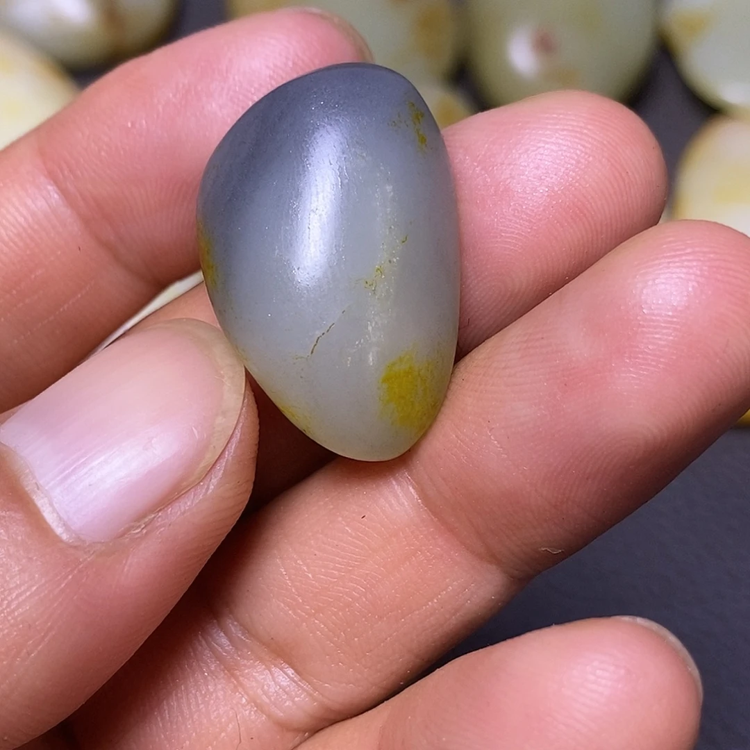 未镶嵌和田玉（糖玉）挂件