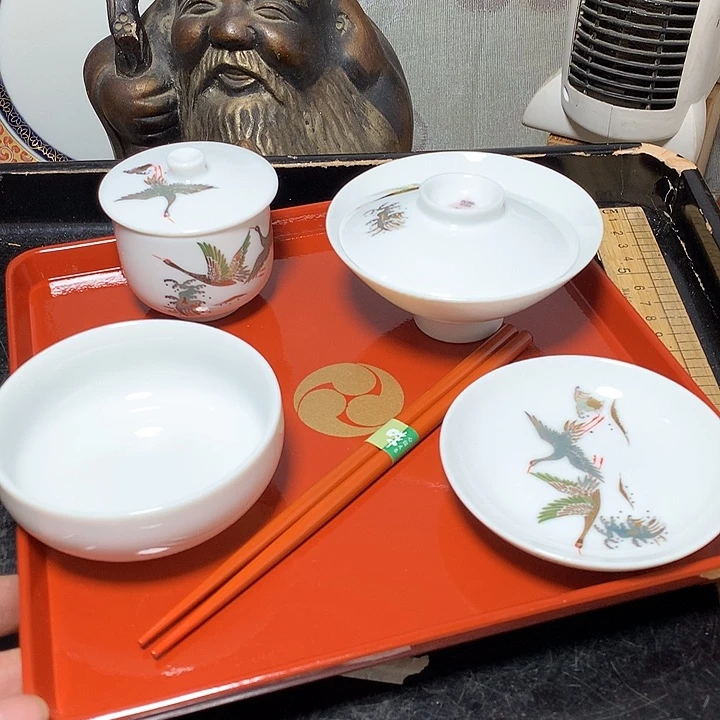 瓷片射手和狮子会一起在一家店吃饭