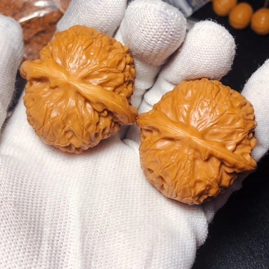 文玩核桃吊坠40宫灯