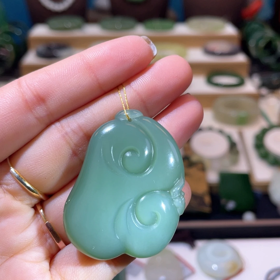 和田玉高品粉青如意吊坠未镶嵌