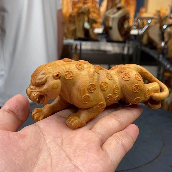 柏木（崖柏）金钱豹