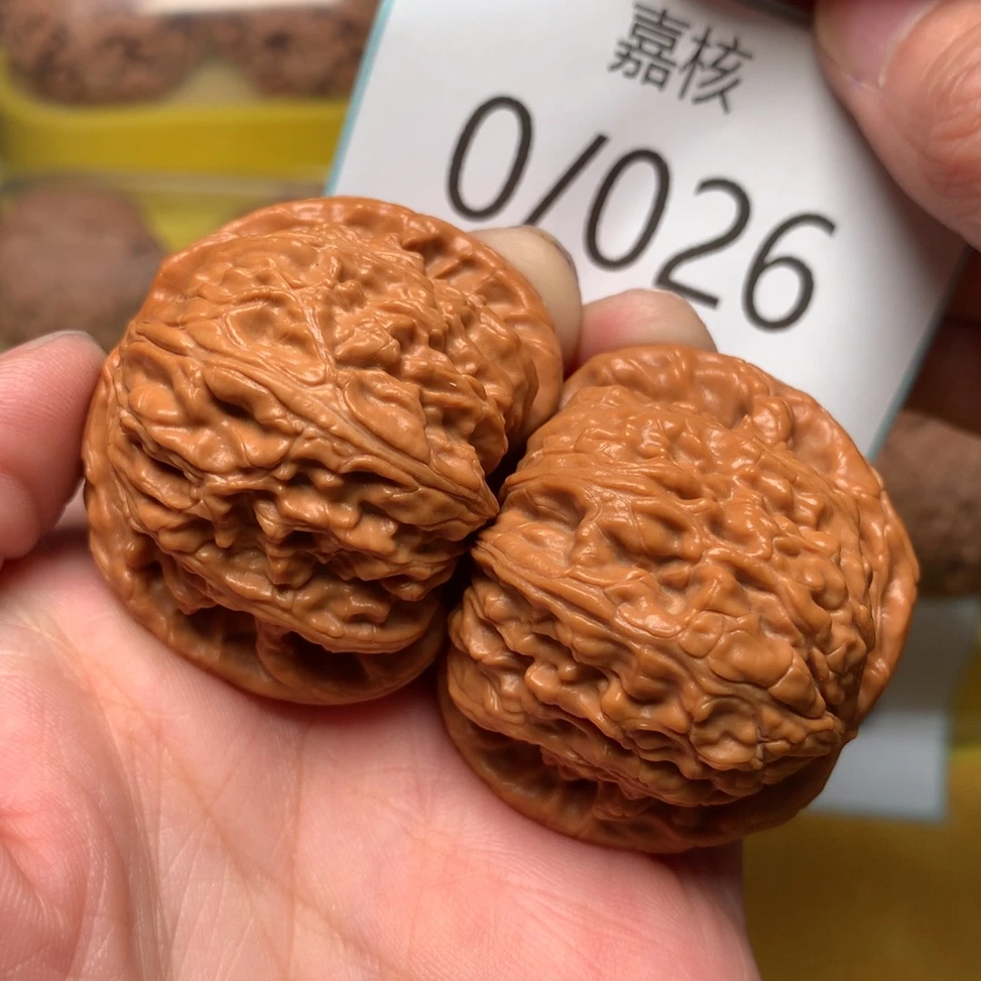 文玩核桃把件红皮球白41