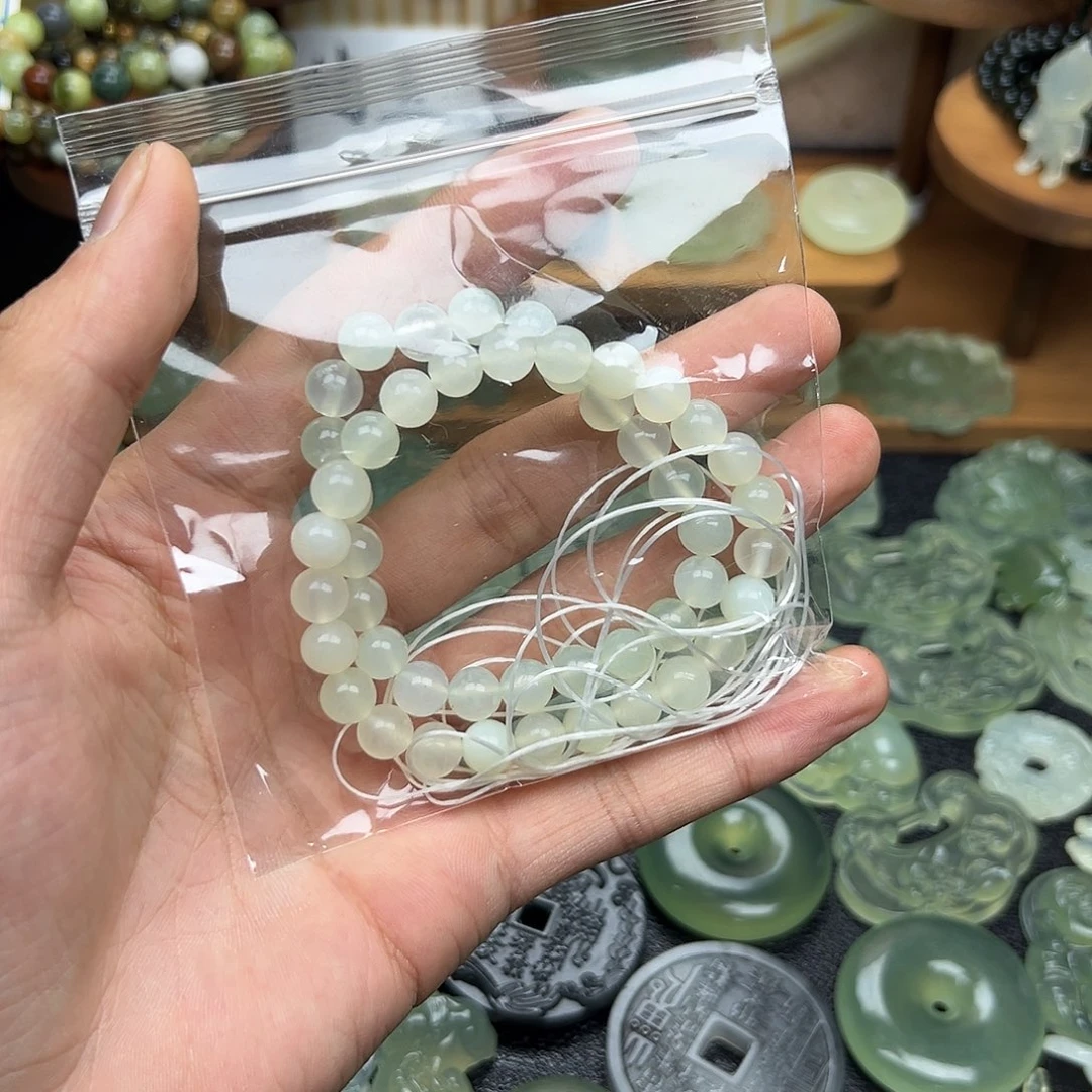 大***.蛇纹石玉合金颈饰