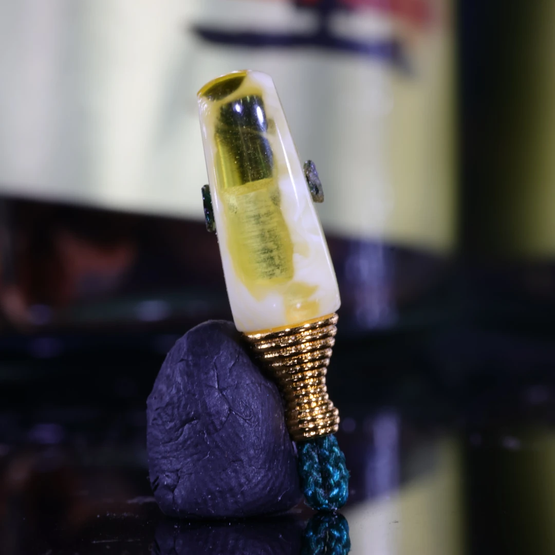 6m三通原矿一物一图精工马蹄分体三通佛头金白溶洞蜜蜡配饰-B508