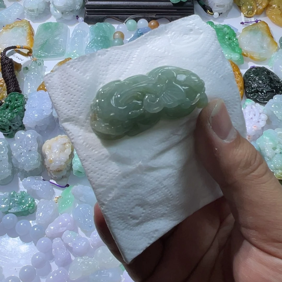 翡翠颈饰未镶嵌天然