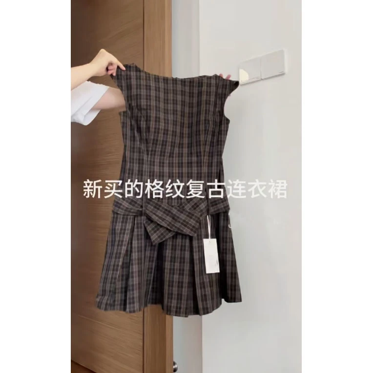 复古高级感格纹连衣裙女夏季新款设计感小个子出游穿搭显瘦短裙子