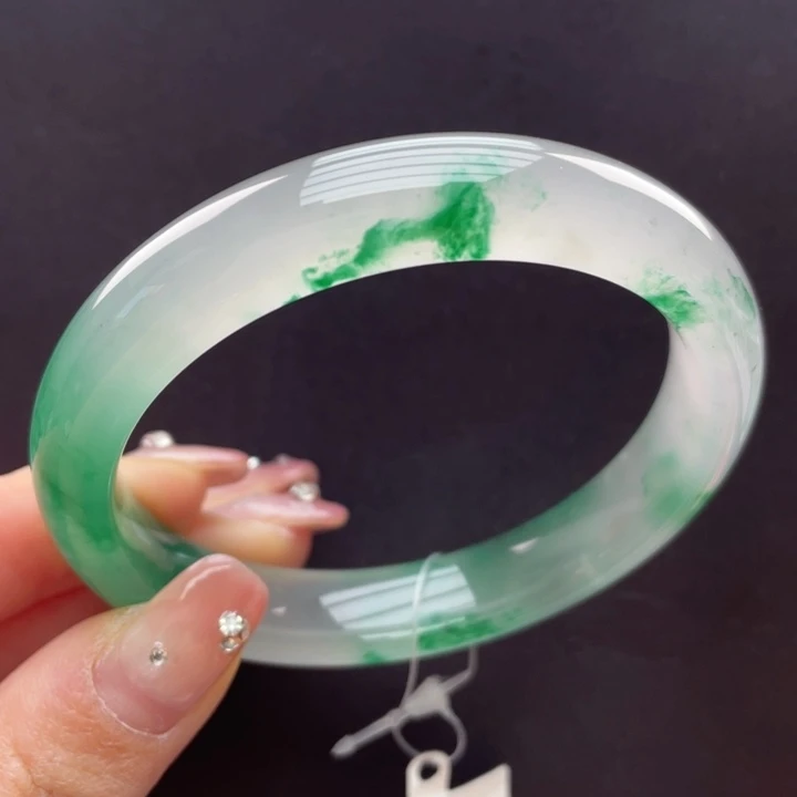 未镶嵌手镯石英质玉