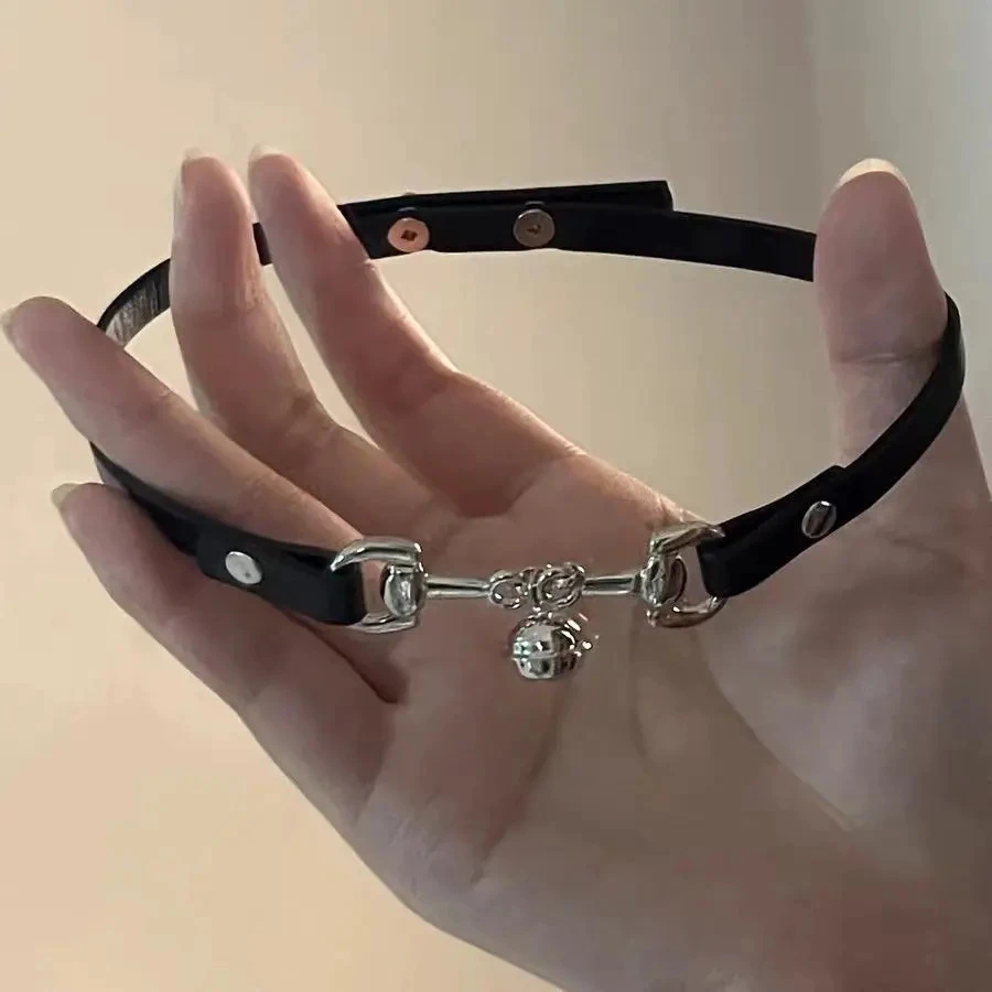 皮颈圈项链chocker情侣小众铃铛项圈女颈带锁骨链时尚ins锁骨链