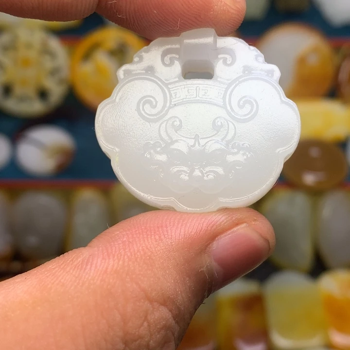 颈饰未镶嵌和田玉