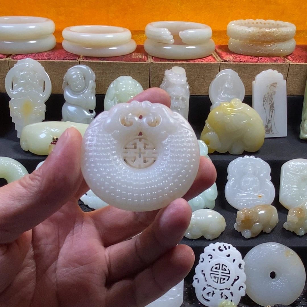 和田玉未镶嵌挂件