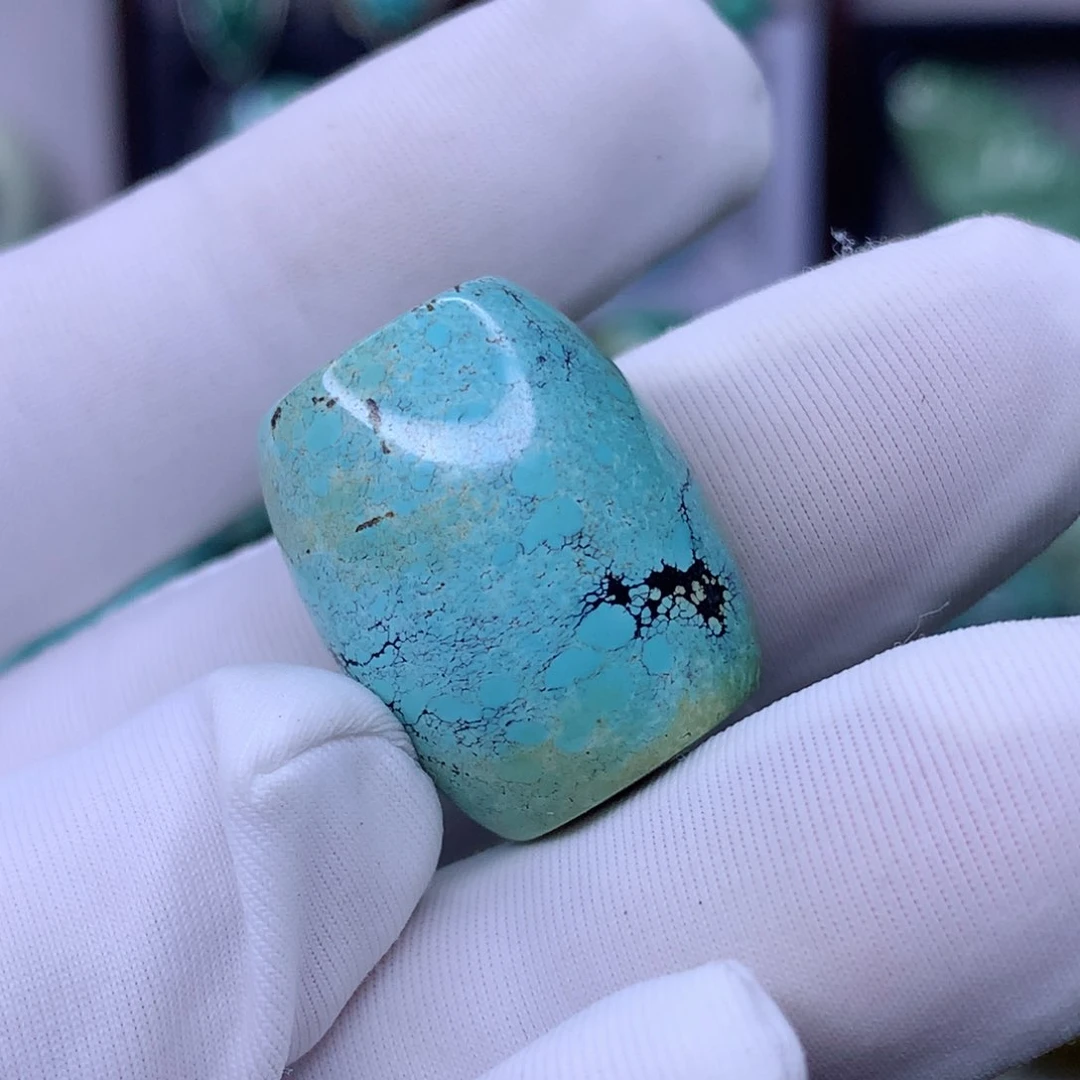 未镶嵌绿松石原矿