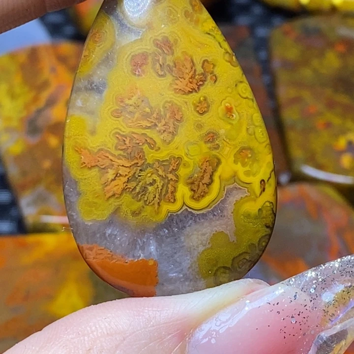 玛瑙/玉髓颈饰未镶嵌