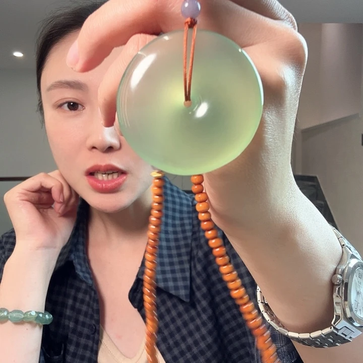 没****未镶嵌蛇纹石玉颈饰