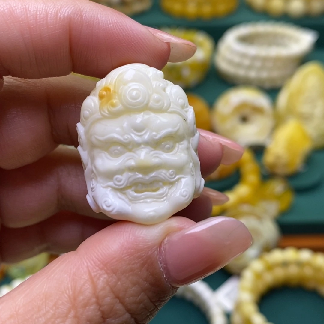 蜜蜡未镶嵌裸石黄财神