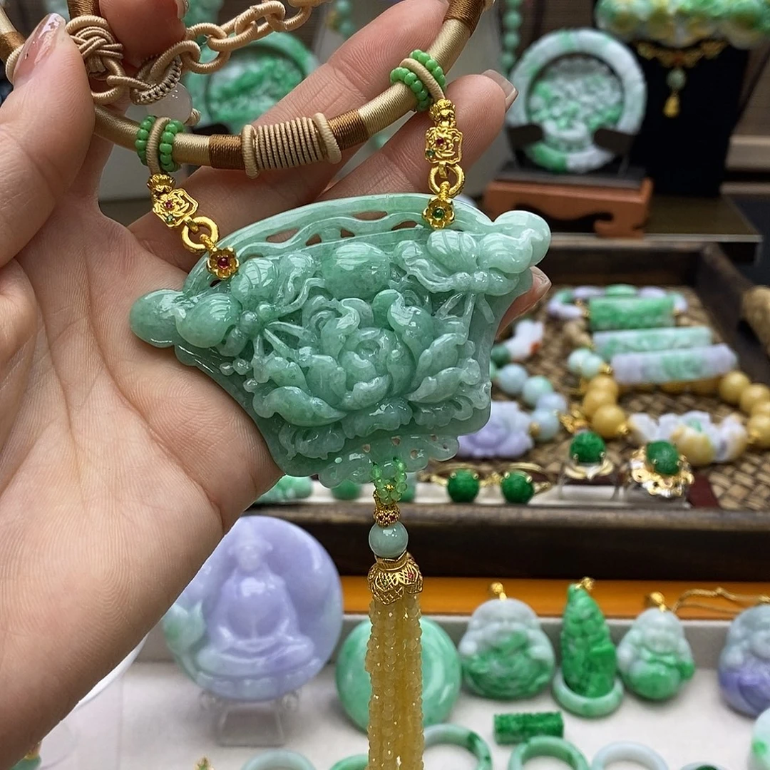 翡翠未镶嵌颈饰天然