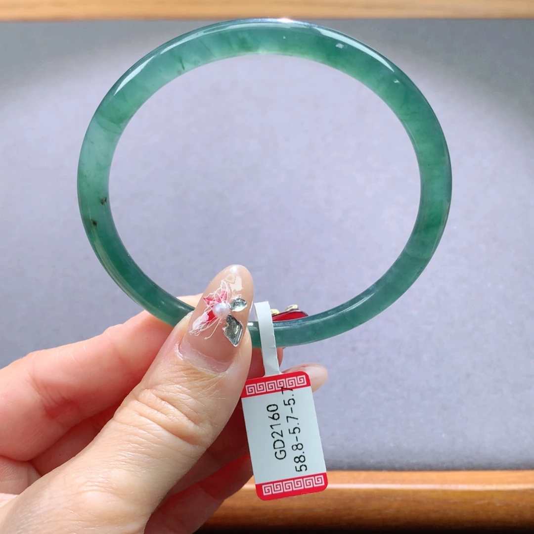 翡翠手镯未镶嵌天然翡翠手镯叮当镯