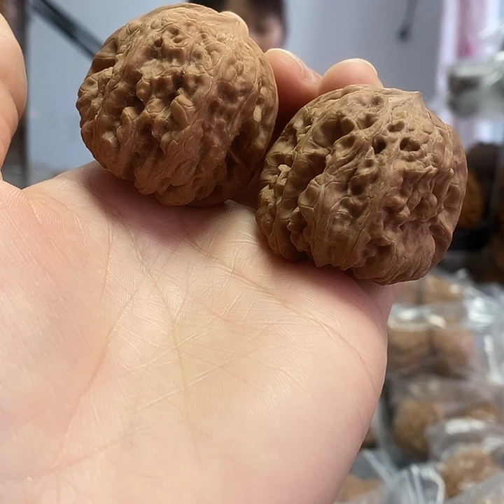 把件文玩核桃40平谷凹底红皮练手