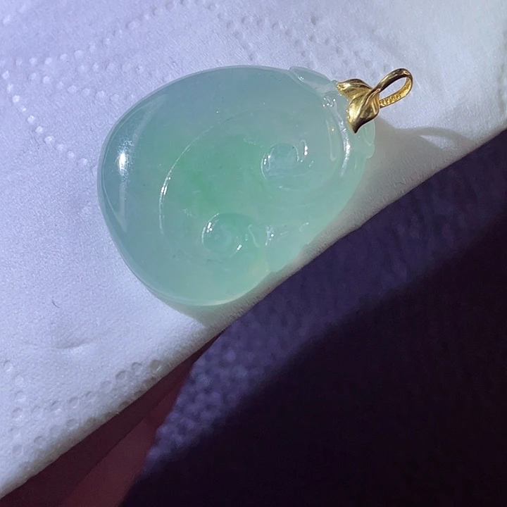 翡翠18K金镶嵌颈饰翡翠