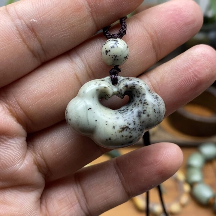 岫岩河磨玉（透闪石质玉）未镶嵌摆件