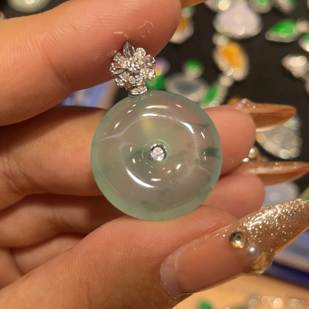 翡翠颈饰18K金镶嵌平安扣