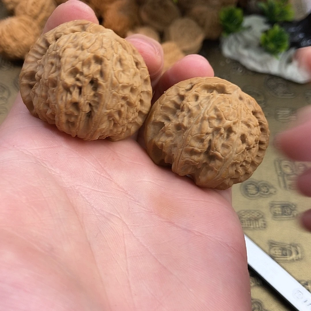 核桃球白41尺寸编号334全品上色快皮质好盘出来润带点小龟背