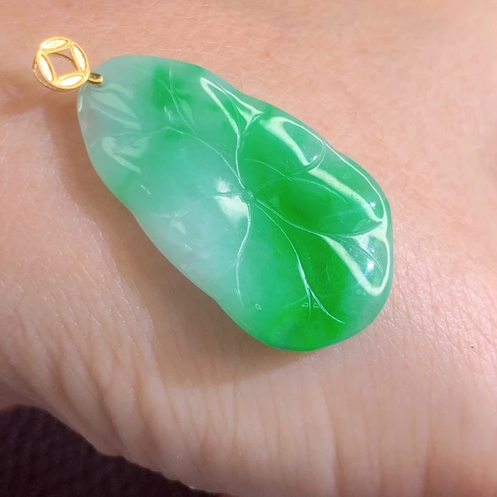 翡翠18K金镶嵌颈饰翡翠