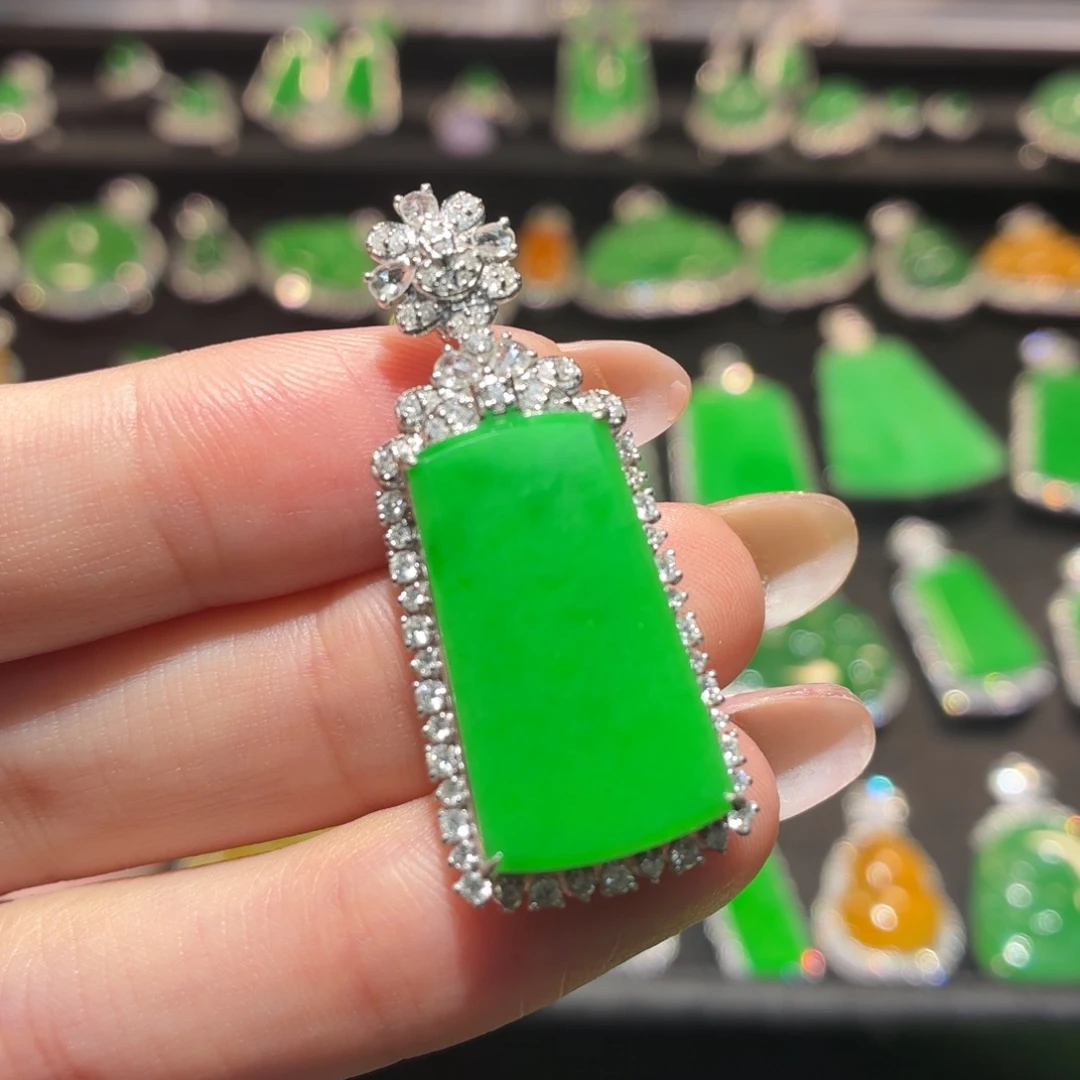 翡翠18K金镶嵌吊坠(不含链)110