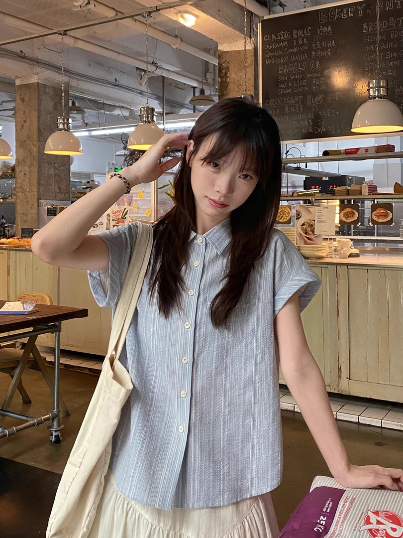 肌理感竖条纹短袖衬衫女2025夏季新款宽松小个子薄款休闲百搭上衣