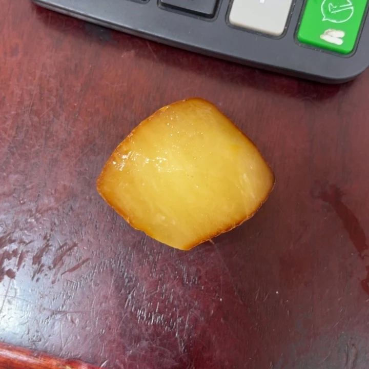 凱****未镶嵌定制琥珀裸石