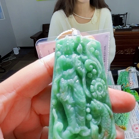翡翠未镶嵌颈饰翡翠