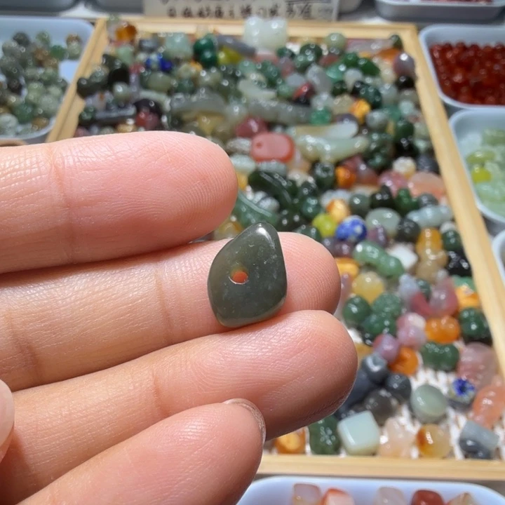 和田玉未镶嵌珠宝半成品