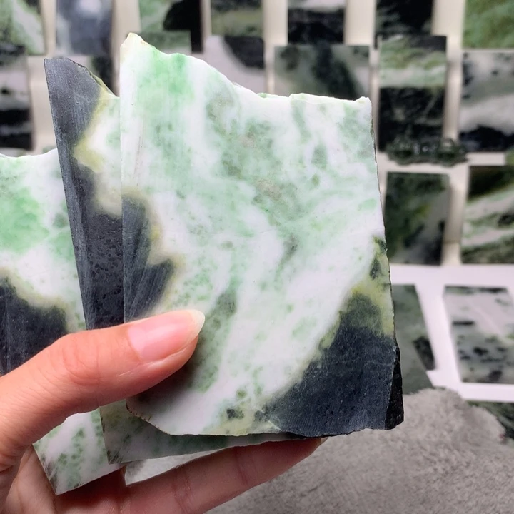 独山玉颈饰未镶嵌晓*翡