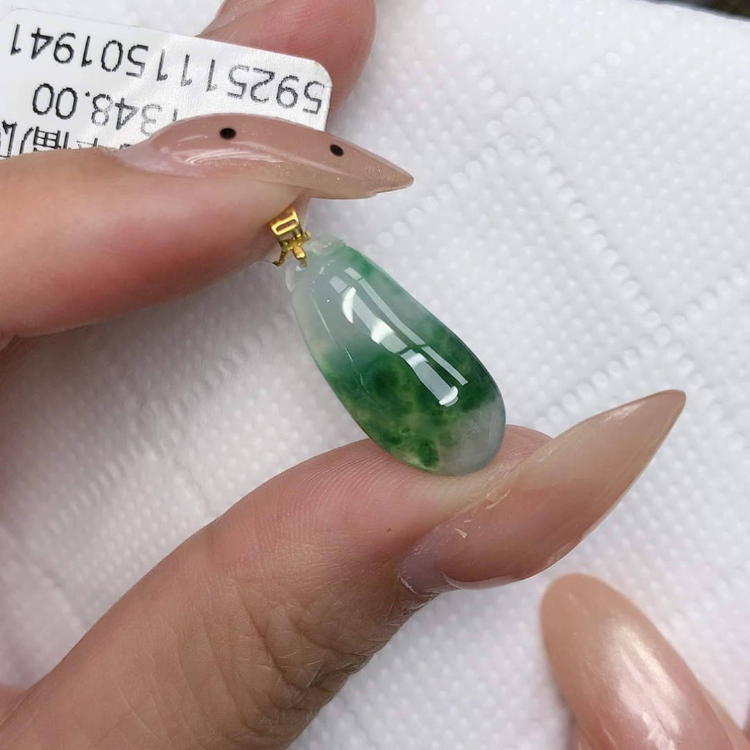 颈饰18K金镶嵌翡翠