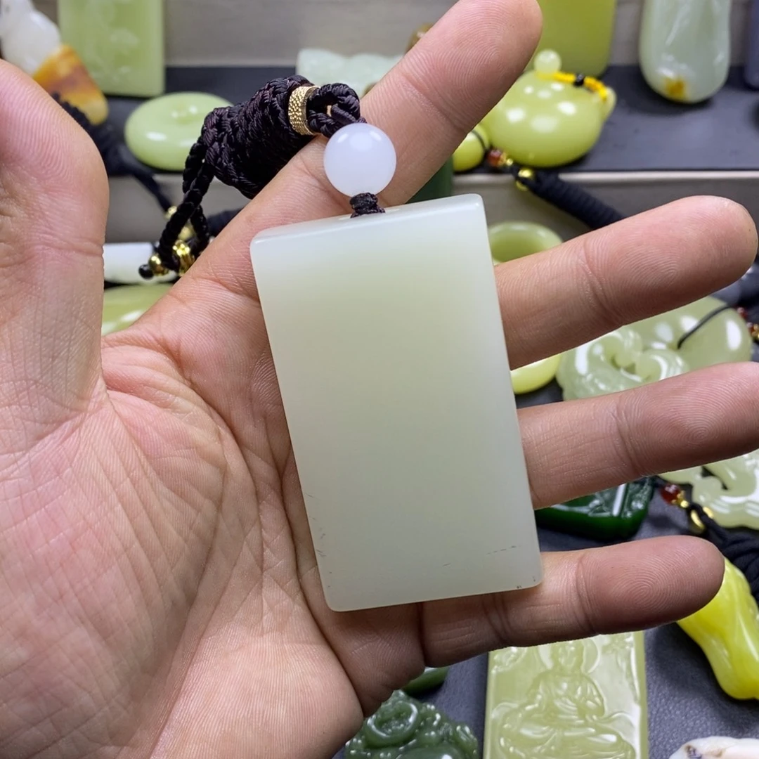 和田玉颈饰未镶嵌半**茶