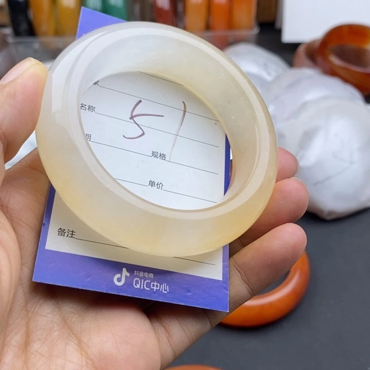 S***韩石英质玉未镶嵌手镯