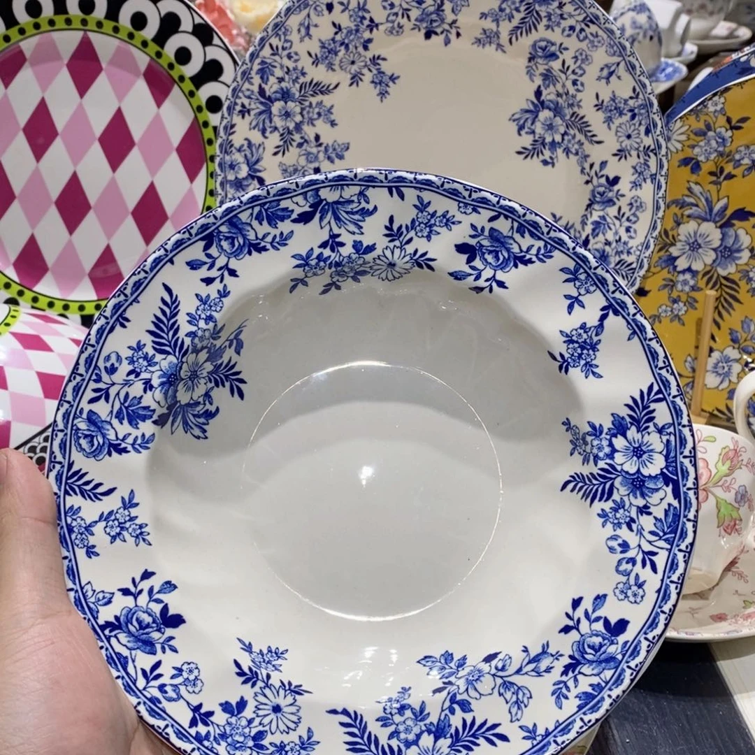 瓷微瑕青花草帽盘
