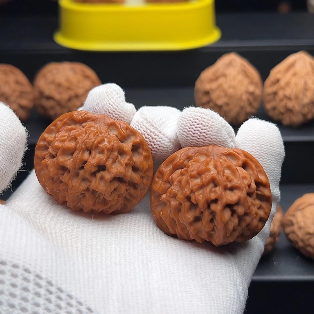 没***假文玩核桃吊坠小任